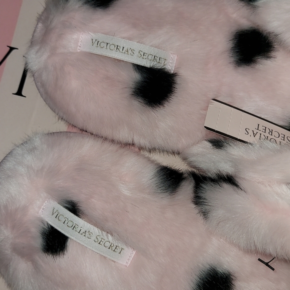 Victoria Secret Plush Slide size Medium NWT - Picture 2 of 7